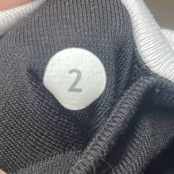 Lululemon Elastic Waist Wide Leg Groove Capri Leggings Black Women’s Sz 2 - Picture 4 of 5